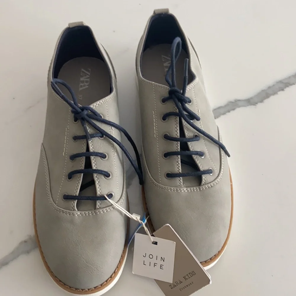 Brand new gorgeous Zara boys fancy shoes size 37, gray with navy laces